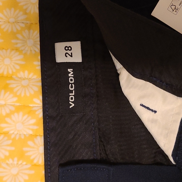 Volcom Stretch Shorts 28 NWT - Picture 3 of 4
